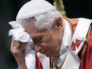 Le sofferenze di Benedetto XVI