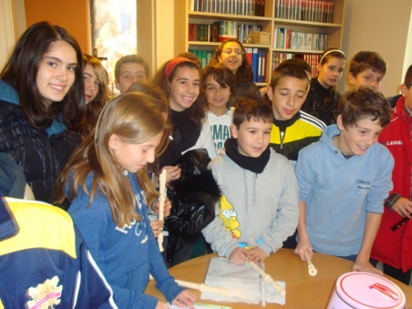 La visita ai "nonni" Salesiani - Medie 2012